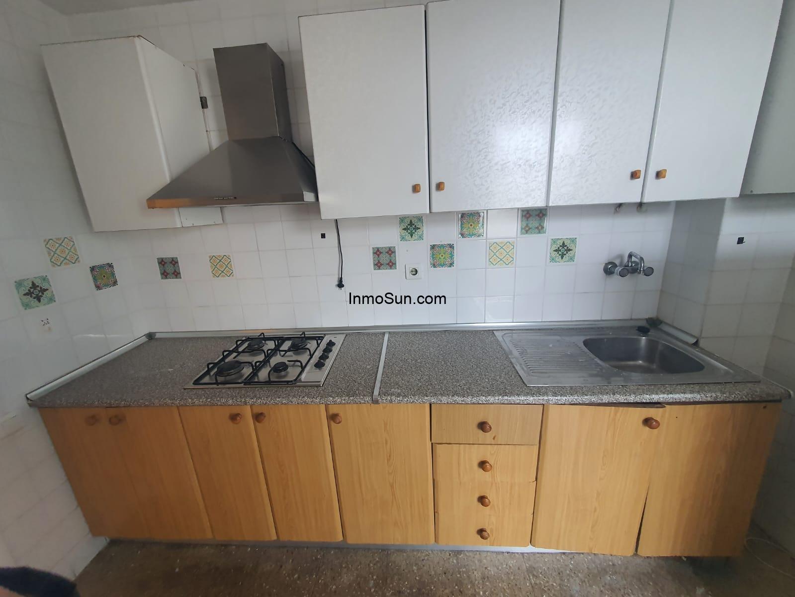 FOTO 06. COCINA MOBILIARIO